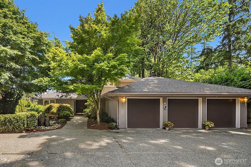 2nd image of 7066 92nd Avenue SE