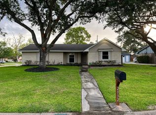 2032 Williamsburg Ct N, League City, TX 77573