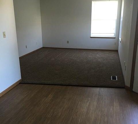 3rd image of 404 Belisle St