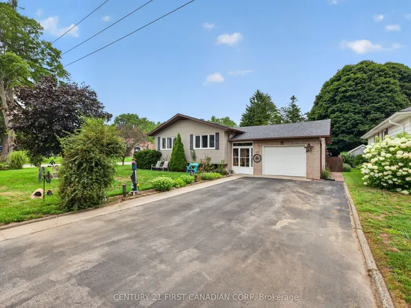 213 4th St, West Elgin, ON N0L 2C0