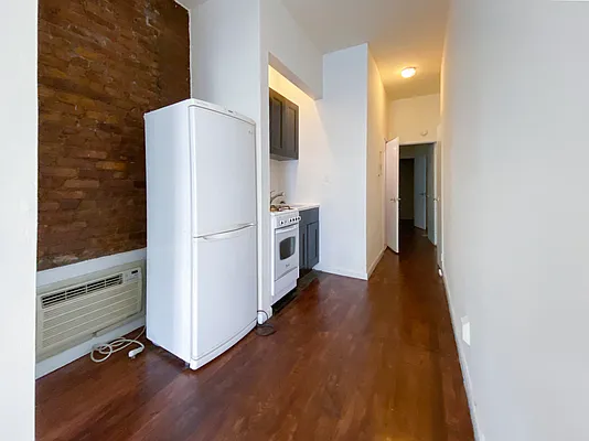 Rented by Kahen Properties | media 2