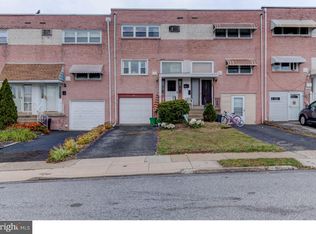 2122 Ravenwood Dr, Folcroft, PA 19032