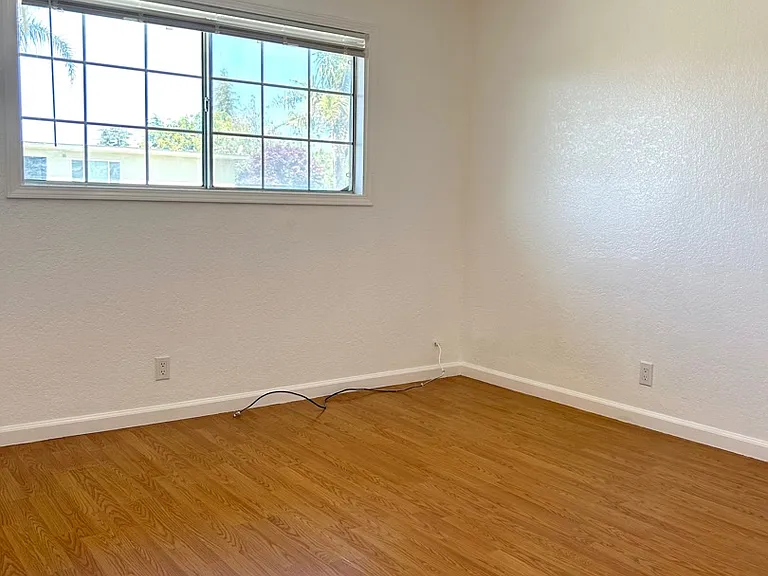 Unit Photo