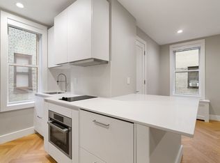 220 W 24th St #2204T, New York, NY 10011