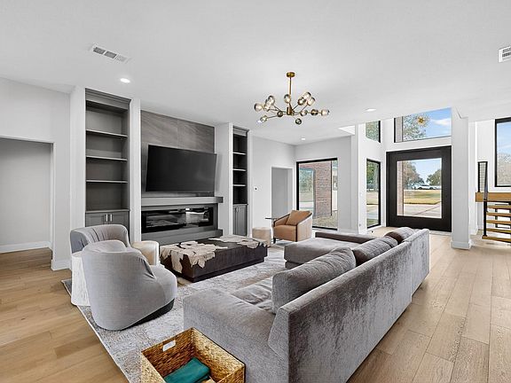 4th image of 8839 Southern Shore Ct