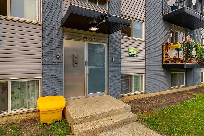 Edmonton Apartment for rent - 2 Bedrooms — photo 18