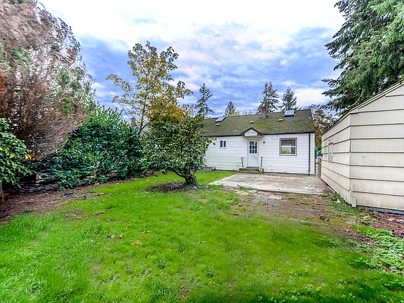 3rd image of 8727 Lawndale Ave SW