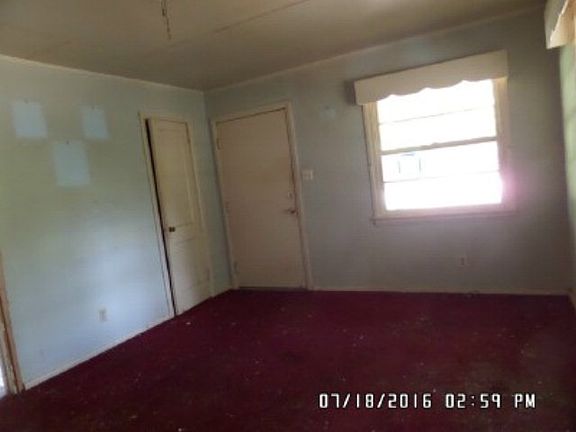 5th image of 419 Law St