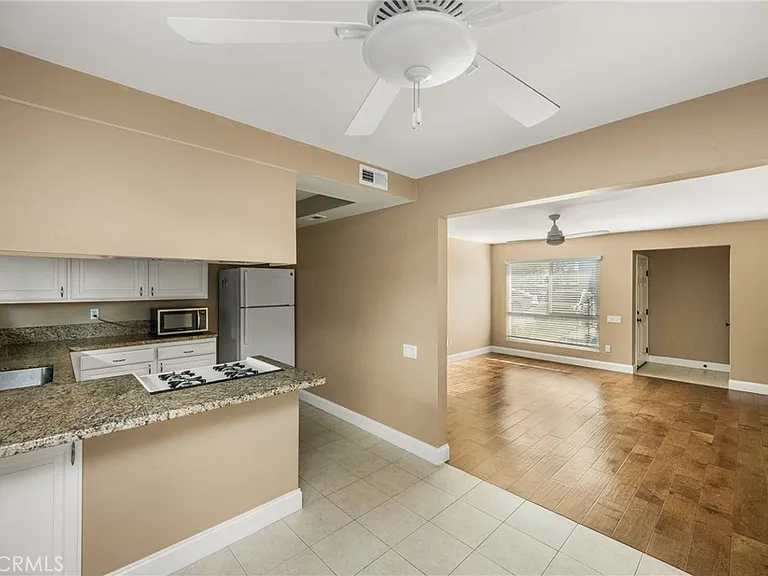 338 W Kelly Ave #B — Photo 10