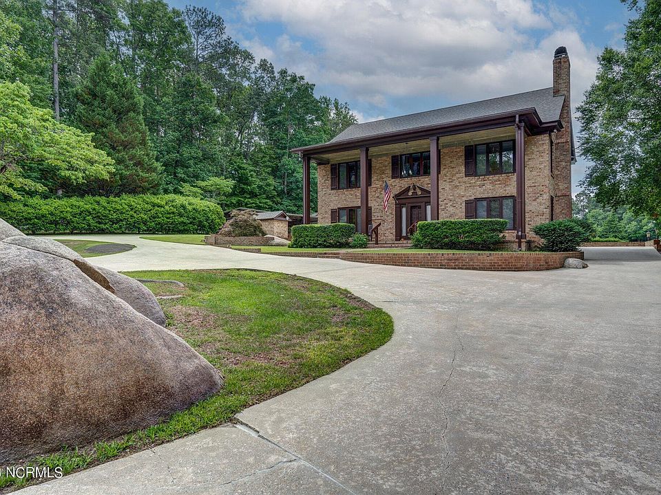 1st image of 3131 Greenfield Drive