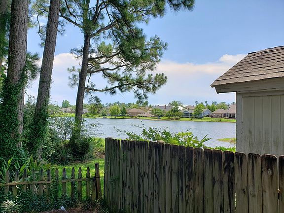 2nd image of 19401 W Lake Village Dr
