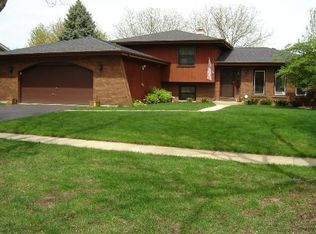 531 N Lyle Ave, Elgin, IL 60123