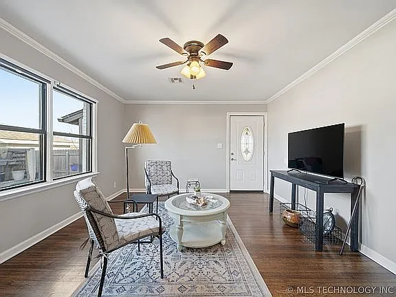 3714 E 2nd Pl — Photo 7