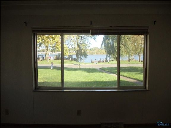 5th image of 2643 Shoreland Ave