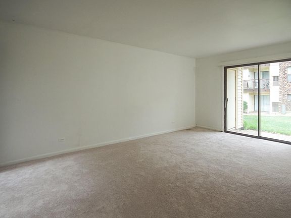 5th image of 2025 Country Club Dr APT 4A