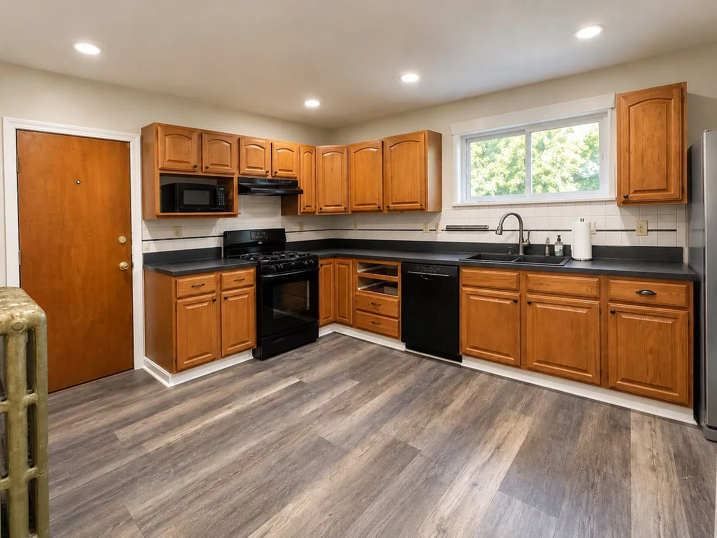 4713 Conshohocken Ave — Photo 3