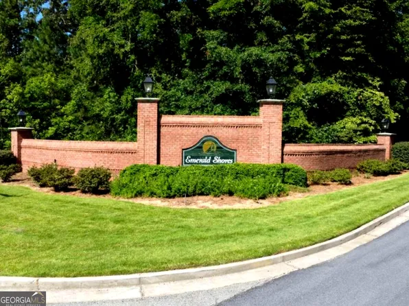 1071 Emerald Shores Dr, White Plains, GA 30678