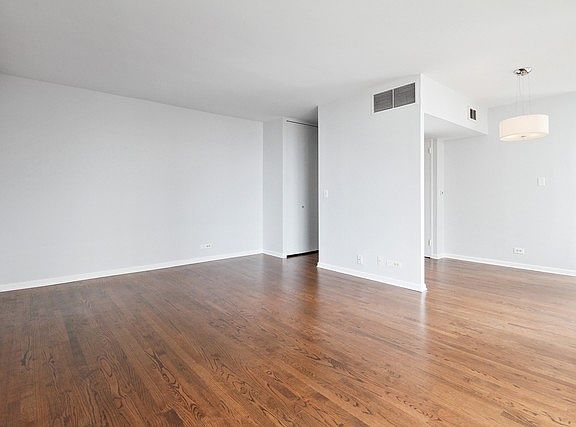 3rd image of 3200 N Lake Shore Dr APT 2303