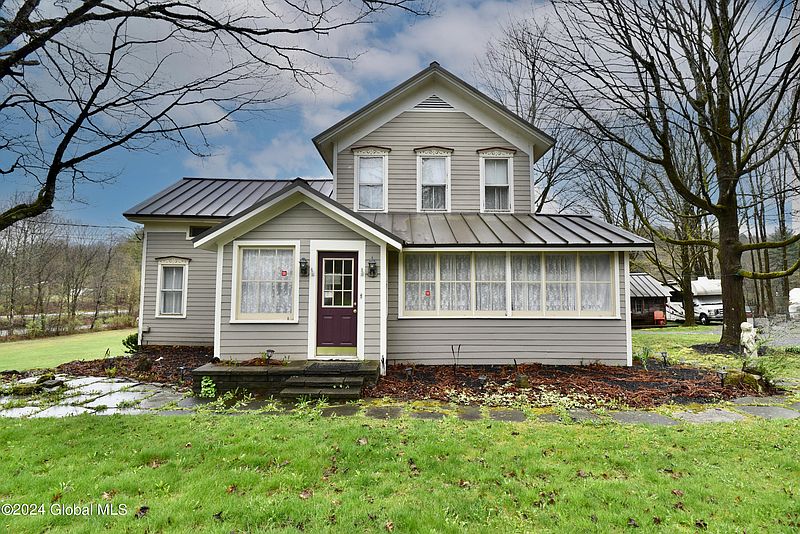 4th image of 488 Middle Grove Road