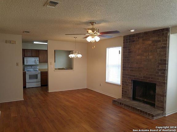 3rd image of 6346 Cambridge Dr APT 4