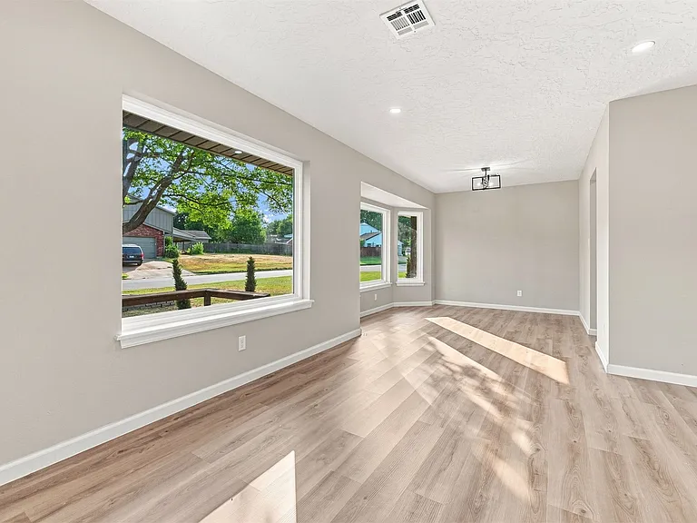 6655 S 67th East Ave — Photo 16