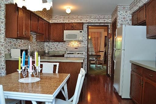 3rd image of 848 Saddlewood Dr