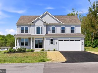 23 Sussex Dr, Falling Waters, WV 25419
