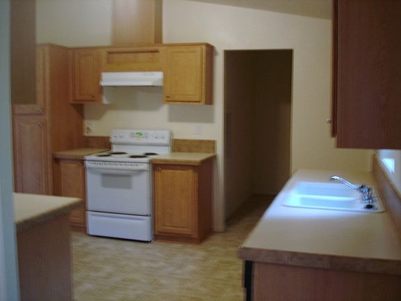 4th image of 50 NE Pine Pl