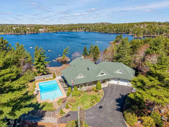 243 Lakeshore Dr, Hammonds Plains, NS B4B 1X1