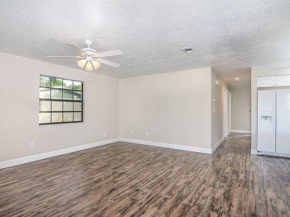 4th image of 2745 Shady Oaks Dr