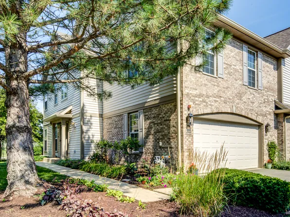 2044 Ivy Ridge Dr #0, Hoffman Estates, IL 60192
