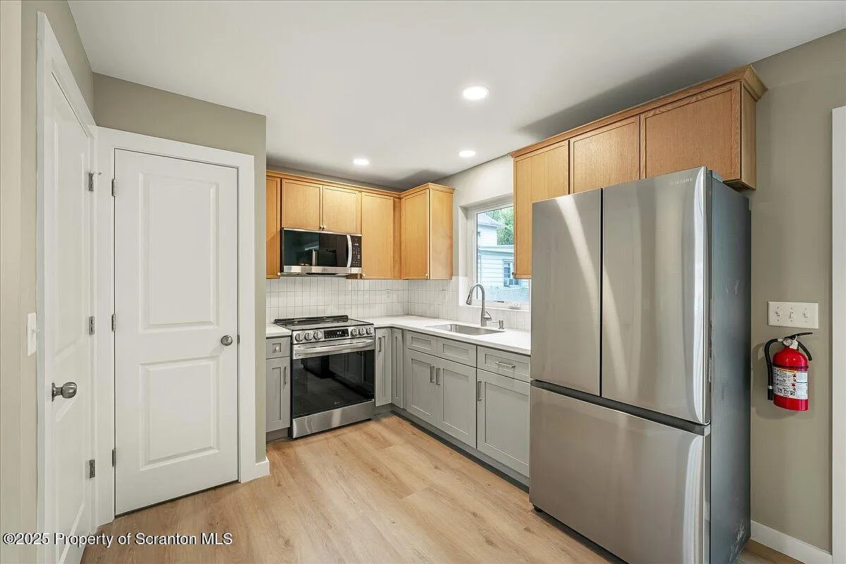 2 bed, 2.5 bath, 960 sqft, $1,830 — Photo 3