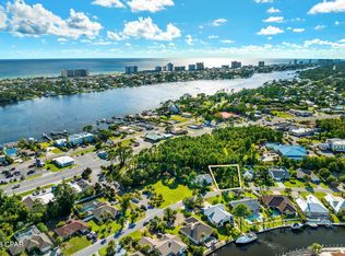 480 Wahoo Rd, Panama City Beach, FL 32408