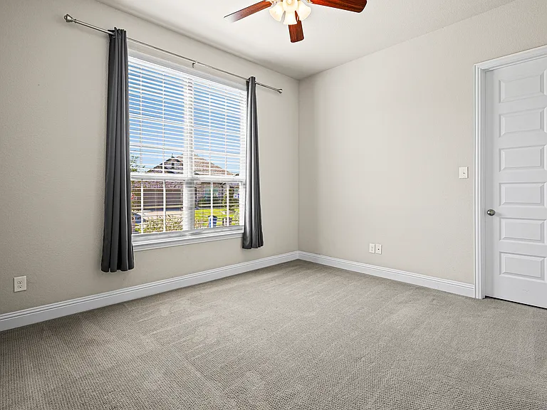 1701 Meadowleaf Ln — Photo 11