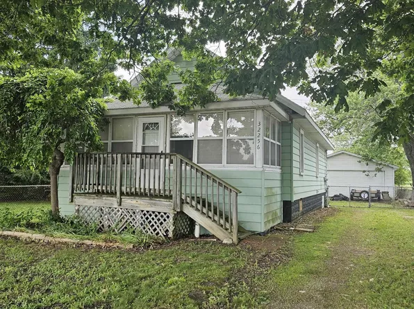 32256 York St, Rockwood, MI 48173