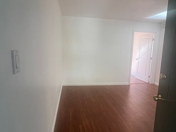 4th image of 23732 Hillhurst Dr APT 50