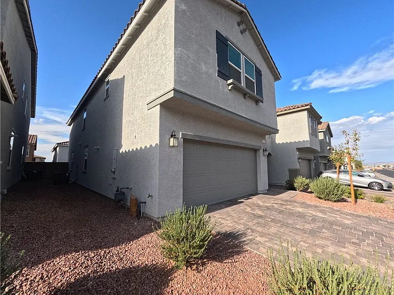 7024 Cottage Vista Ave — Photo 2