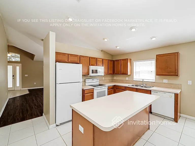 8015 Alamosa Wood Ave — Photo 5