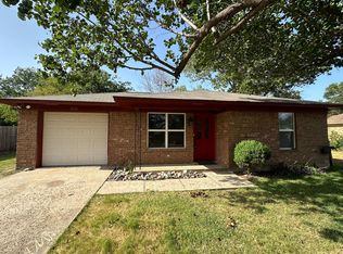 330 E Wilson Ave, Pilot Point, TX 76258