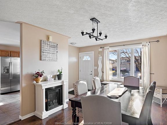 3rd image of 3536 Innerkip Cres