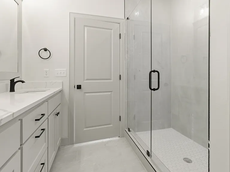 910 Trestle Ln — Photo 27