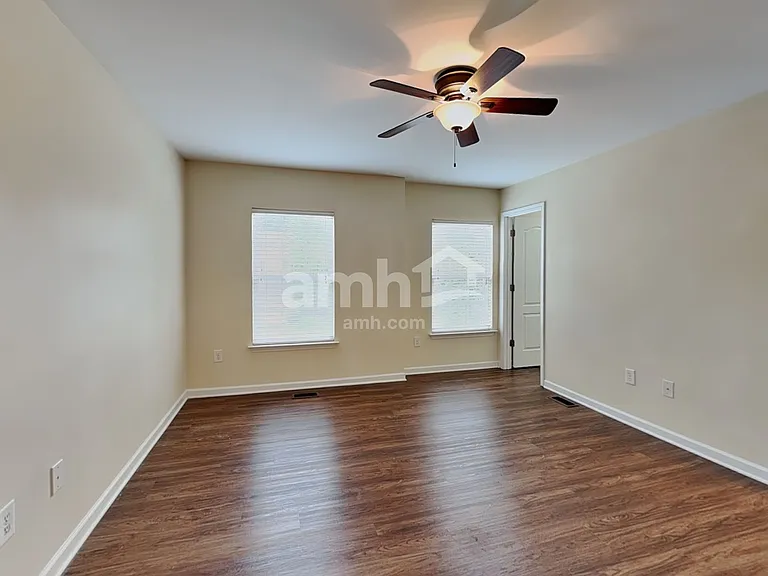 1324 Lombar St — Photo 16