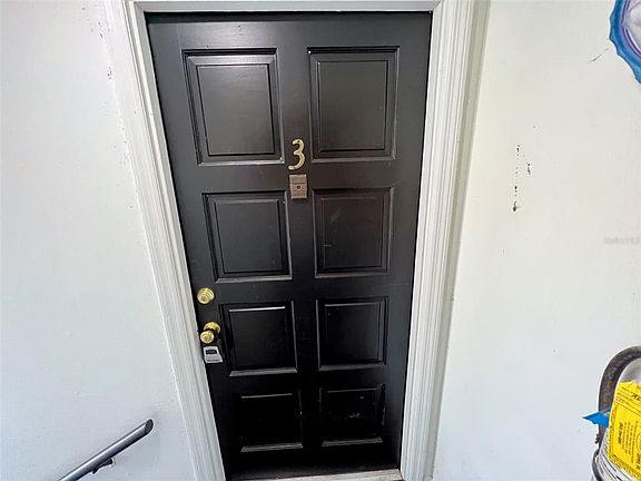 3rd image of 415 Lakeview St APT 3