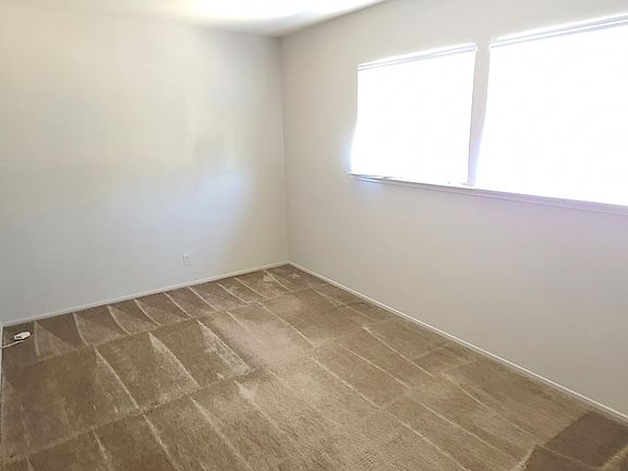 5th image of 131 Warren Dr #3