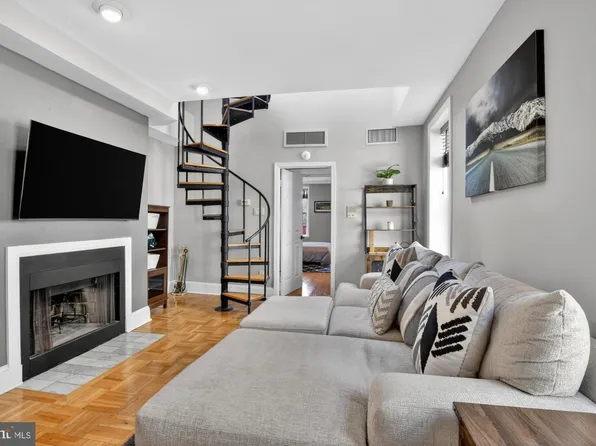 1714 Wallace St APT 5, Philadelphia, PA 19130