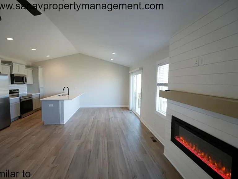 1169 Kierland Ave — Photo 2