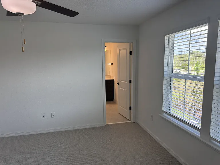 236 Hawthorn Park Cir — Photo 39