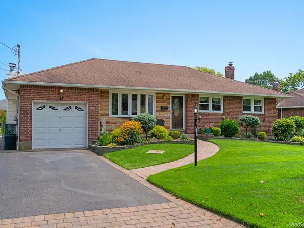 35 Carrington Drive, East Northport, NY 11731