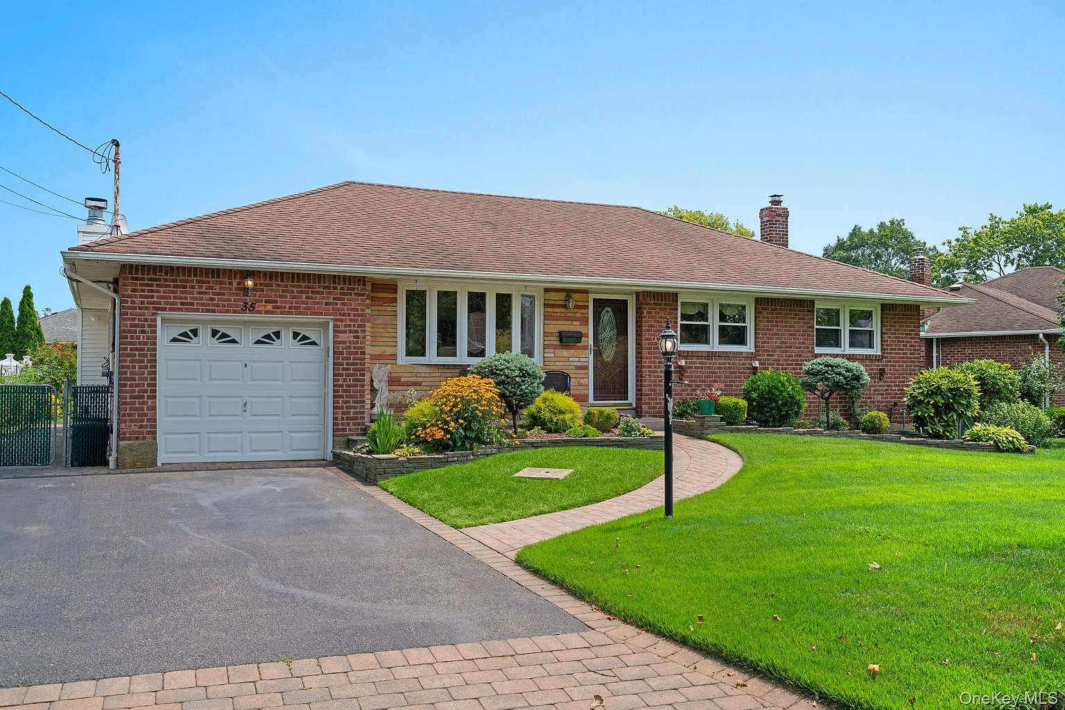 35 Carrington Drive photo 1