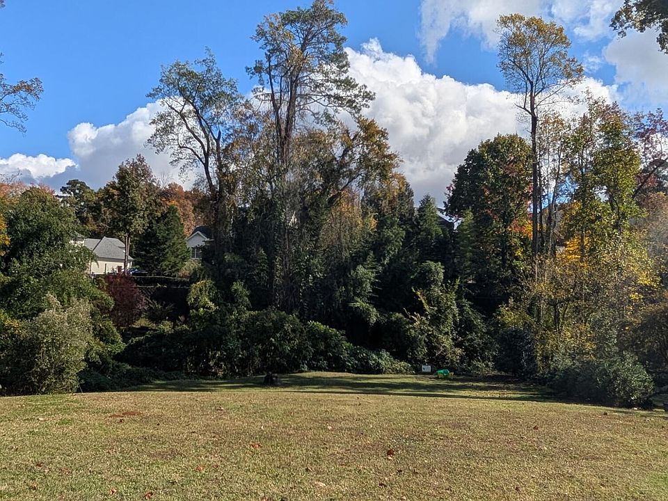 2nd image of 2712 Manning Pl #18